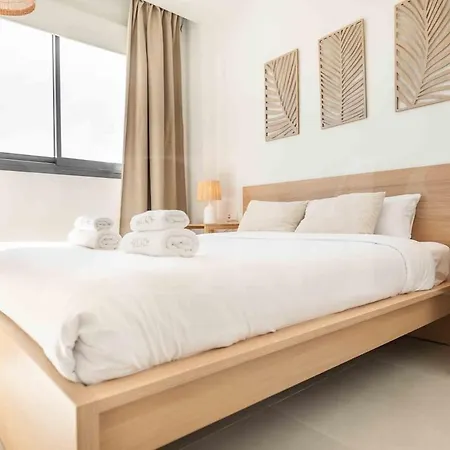 Spacious Gem With Terrace, Bbq And Pool Rems Lejlighed *