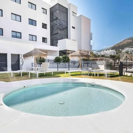 Apartment Spacious Gem With Terrace, Bbq And Pool Rems Fuengirola