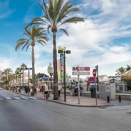 Spacious Gem With Terrace, Bbq And Pool Rems